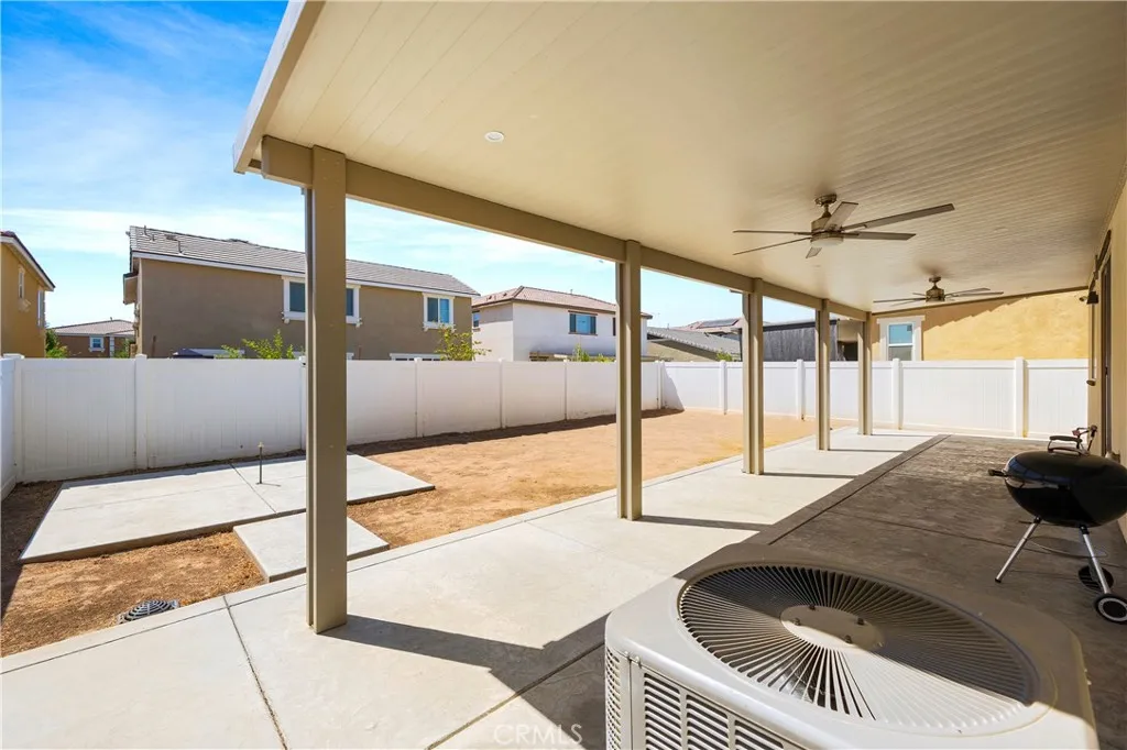 27545 Cloudy Peak Way, Menifee, California 92584 home-pic-25