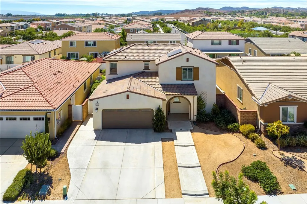 27545 Cloudy Peak Way, Menifee, California 92584 home-pic-28