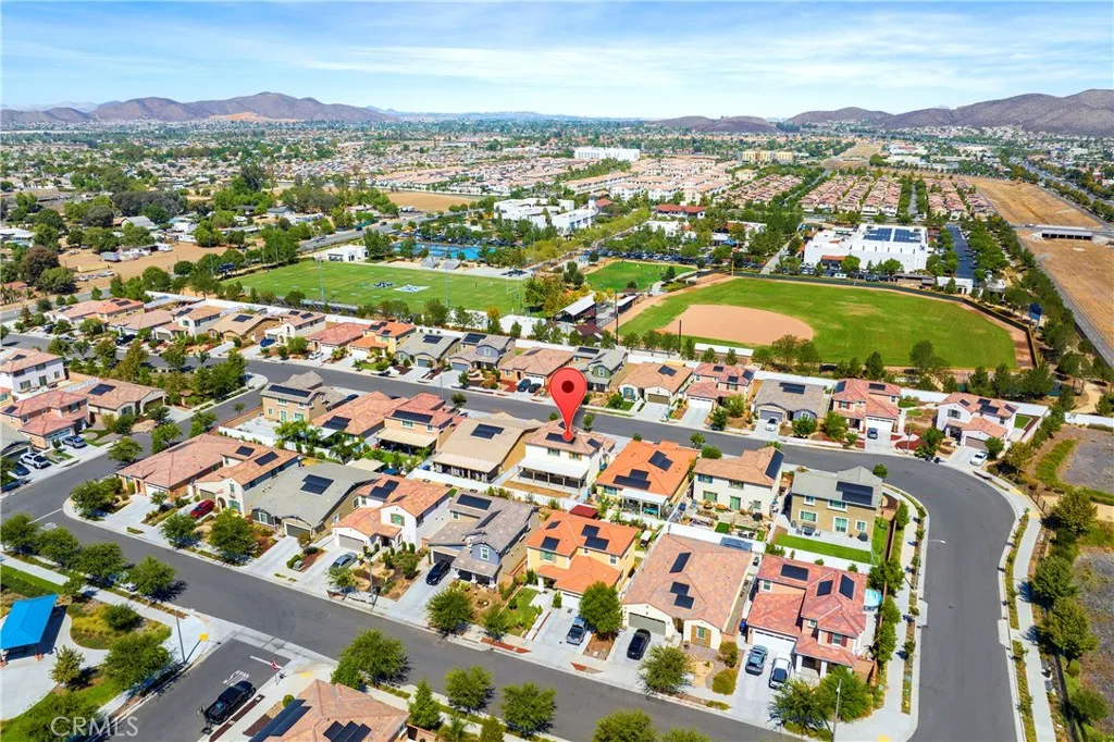 27545 Cloudy Peak Way, Menifee, California 92584 home-pic-37