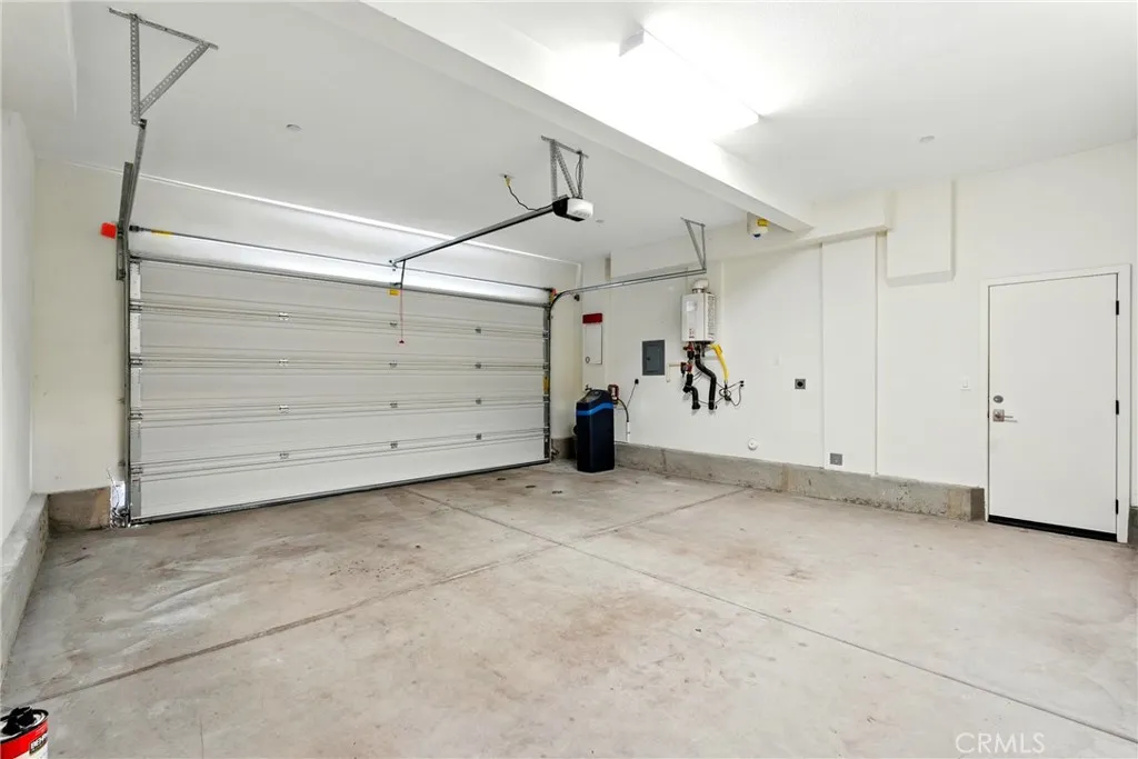 186 Stellar, Irvine, California 92618 home-pic-25