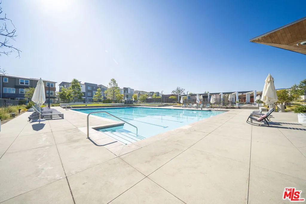 27409 Journey Place 205, Valencia, California 91381 home-pic-43