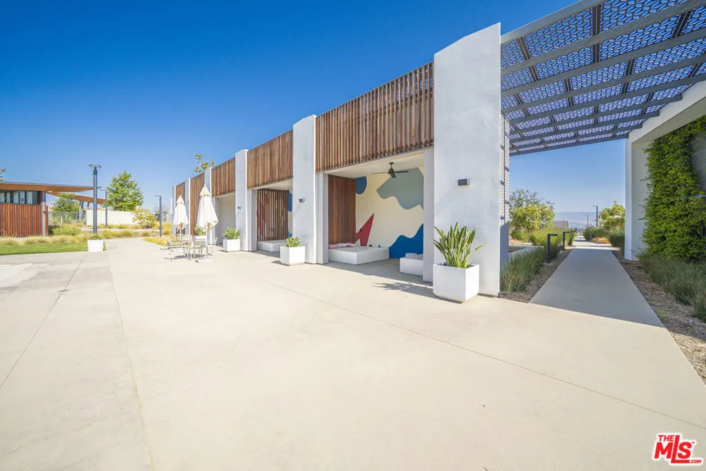 27409 Journey Place 205, Valencia, California 91381 home-pic-54