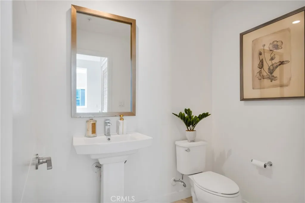 314 Bridgewater Way 2, Gardena, California 90247 home-pic-16
