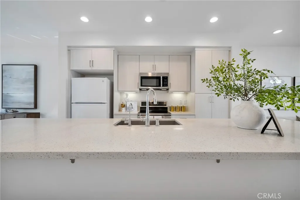 314 Bridgewater Way 2, Gardena, California 90247 home-pic-5