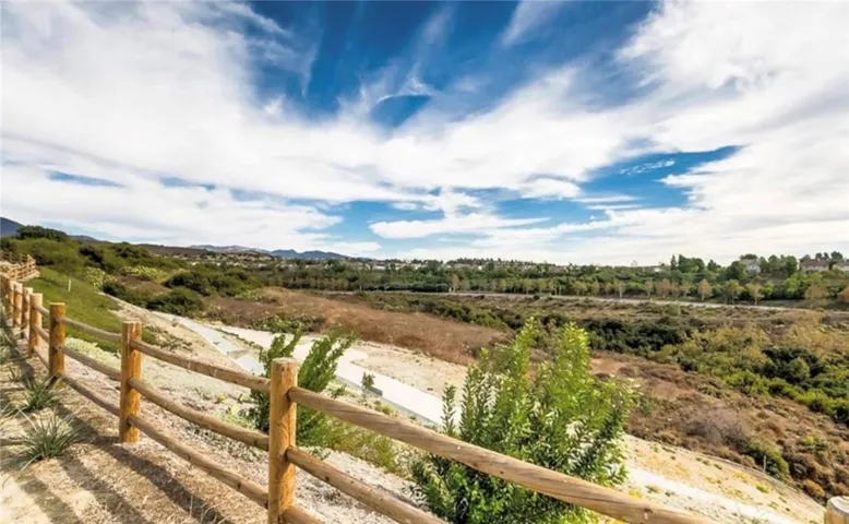 406 Coyote Pass, Lake Forest, California 92610