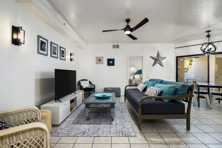 12-web-or-mls-LB_Caballeros_OPMG_0125_01
