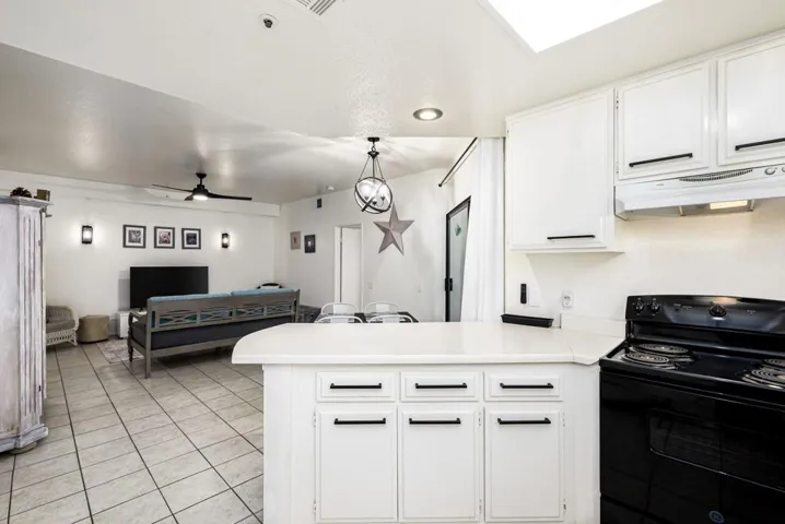 21-web-or-mls-LB_Caballeros_OPMG_0125_02