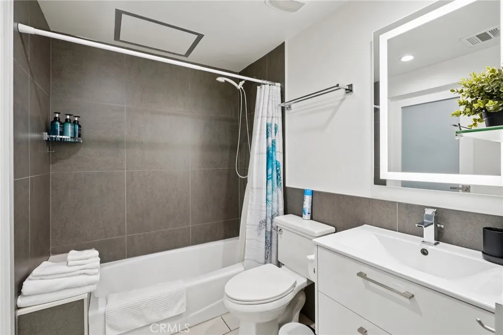 939 S Broadway 203, Los Angeles, California 90015 home-pic-22