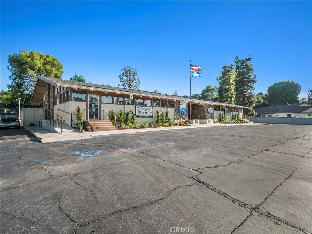 19126 Avenue Of The Oaks C, Newhall, California 91321 home-pic-22