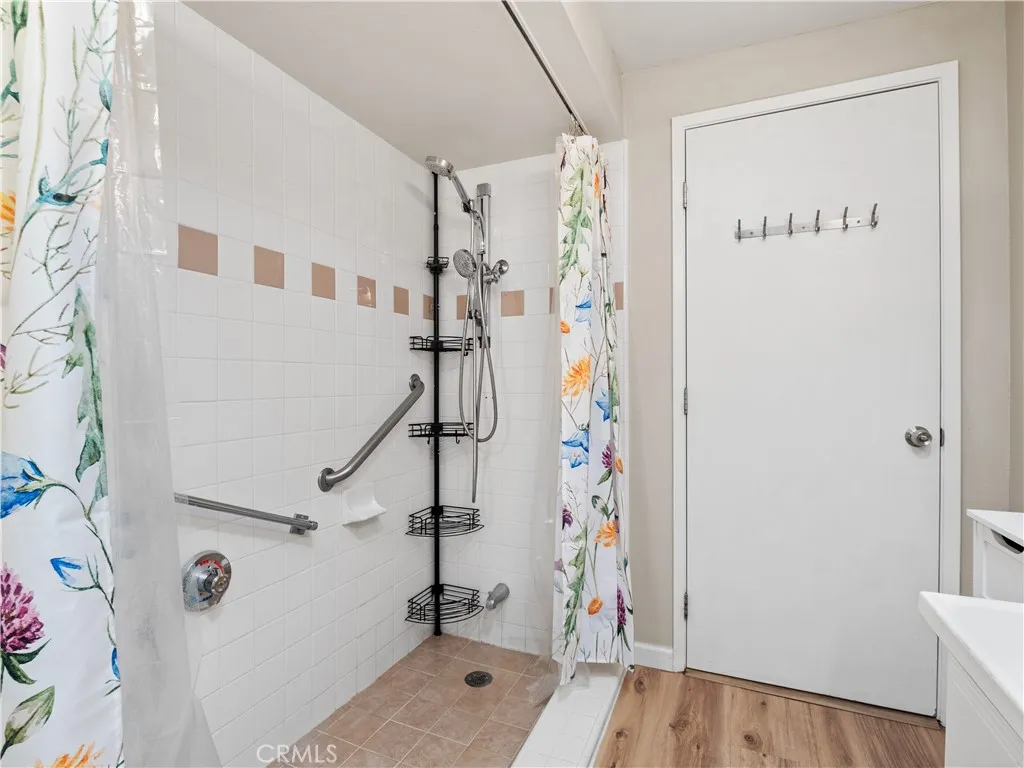 19126 Avenue Of The Oaks C, Newhall, California 91321 home-pic-14