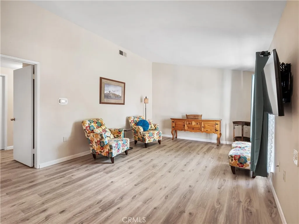 19126 Avenue Of The Oaks C, Newhall, California 91321 home-pic-3