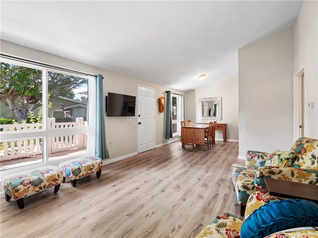 19126 Avenue Of The Oaks C, Newhall, California 91321 home-pic-4