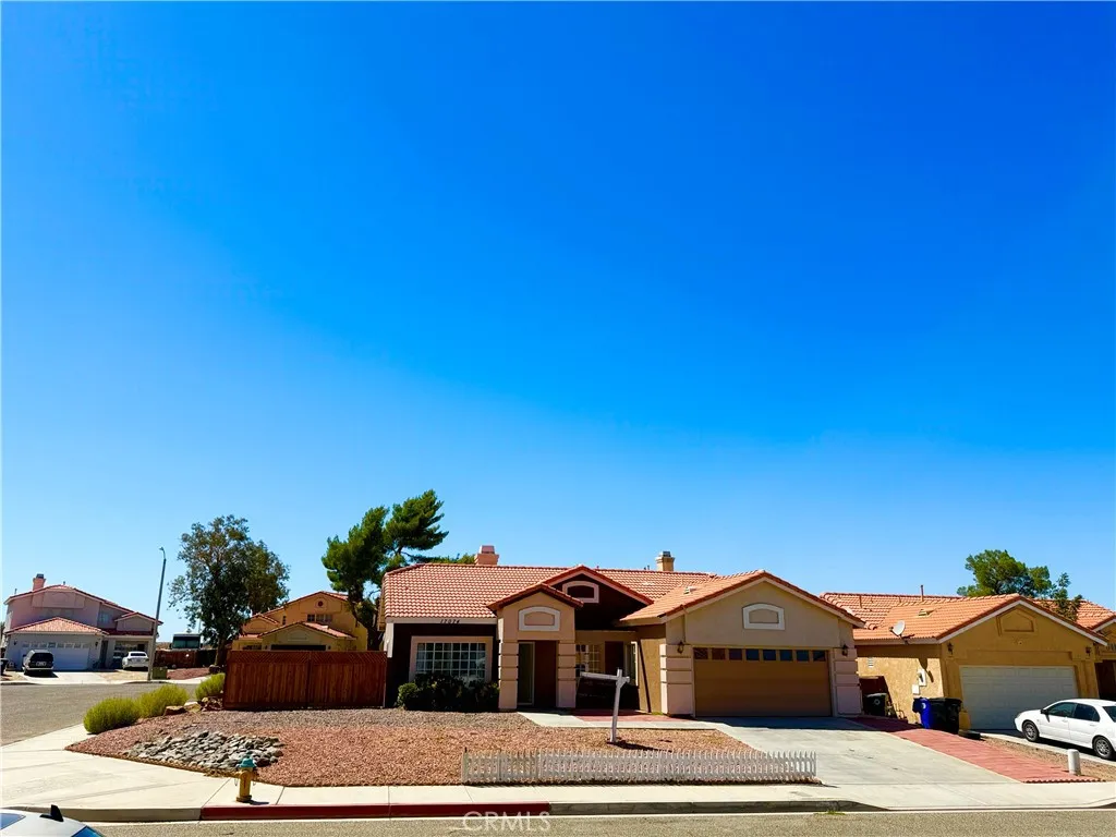 17074 Grand Mammoth Place, Victorville, California 92394 home-pic-0