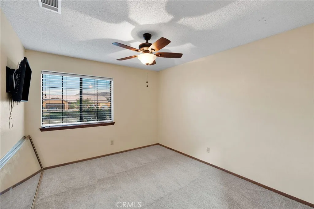 7762 Madera Ave, Hesperia, California 92345 home-pic-13