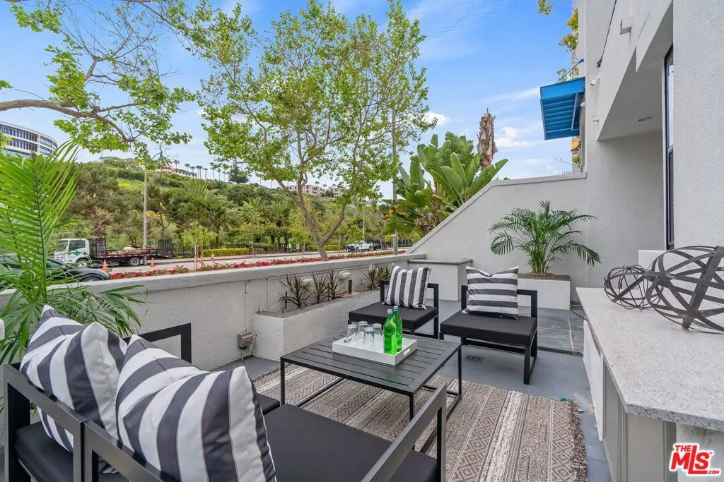 12923 Bluff Creek Drive, Los Angeles, California 90094 home-pic-12