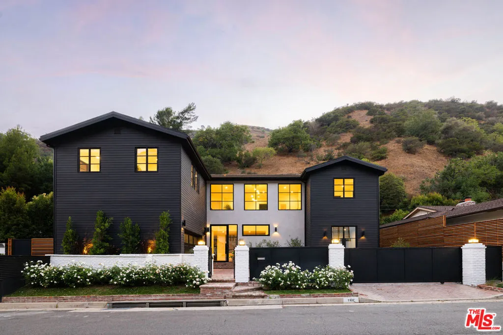 1937 N Beverly Drive, Beverly Hills, California 90210, 6 Bedrooms Bedrooms, ,6 BathroomsBathrooms,Residential Lease,For Rent,Beverly,25593743