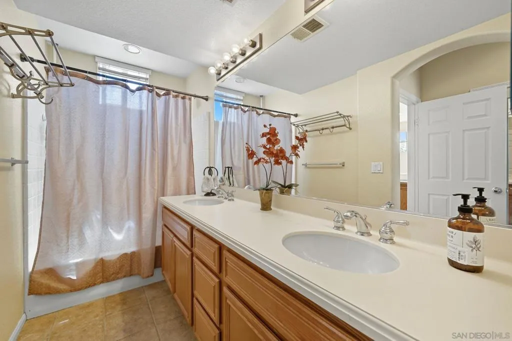 380 Callesita Mariola, Chula Vista, California 91914 home-pic-23