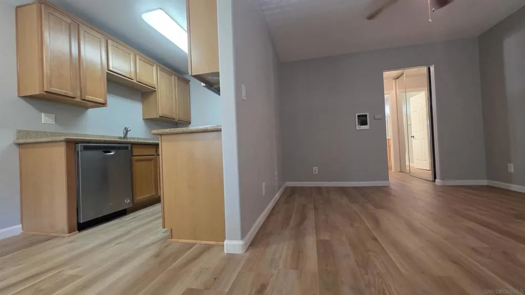 2360 Paseo De Laura 2, Oceanside, California 92056 home-pic-6