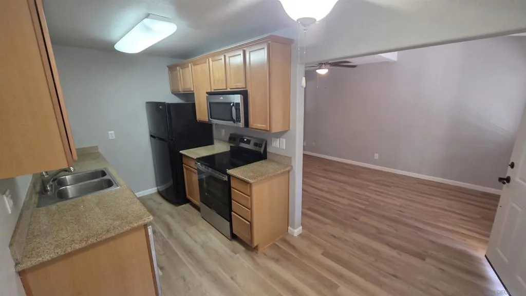 2360 Paseo De Laura 2, Oceanside, California 92056 home-pic-5