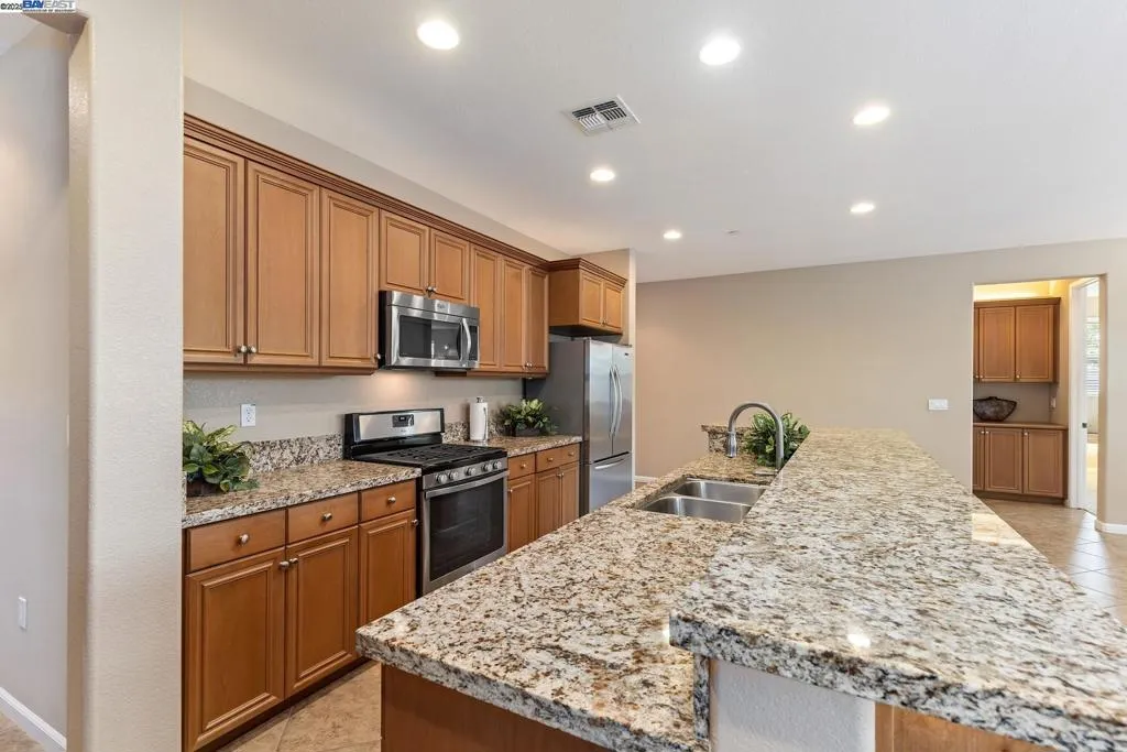 9901 Pyramid Way, Discovery Bay, California 94505 home-pic-16