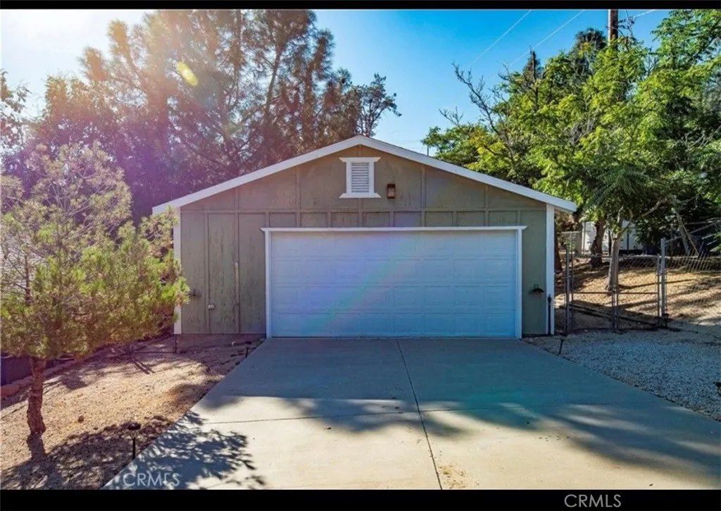 17713 Valley Trail, Lake Hughes, California 93532 home-pic-4