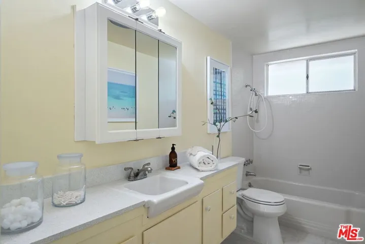 27102 Springcreek Road, Rancho Palos Verdes, California 90275