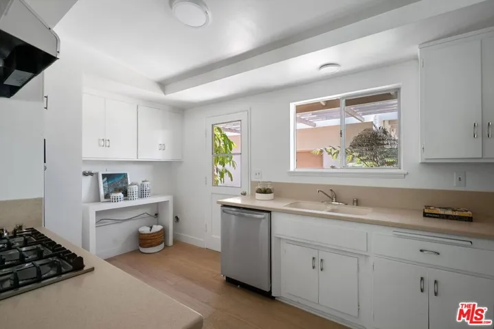 27102 Springcreek Road, Rancho Palos Verdes, California 90275