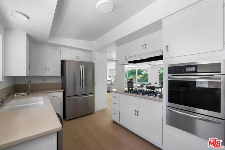 27102 Springcreek Road, Rancho Palos Verdes, California 90275
