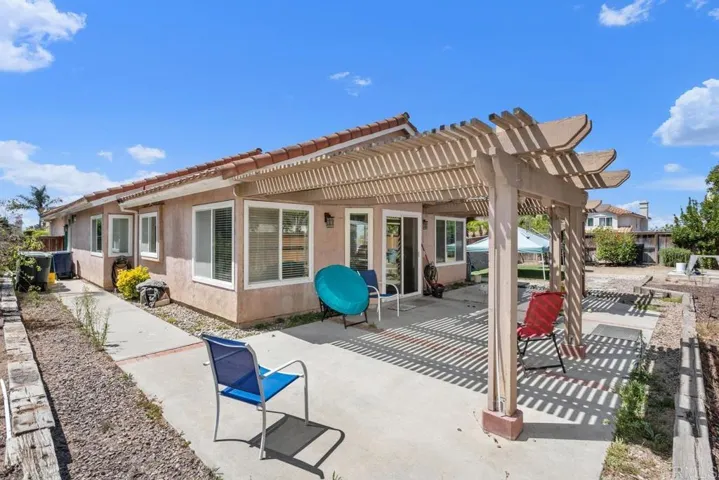 2091 Redwood, Vista, California 92081