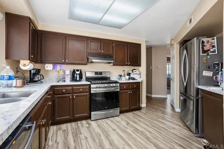 2091 Redwood, Vista, California 92081
