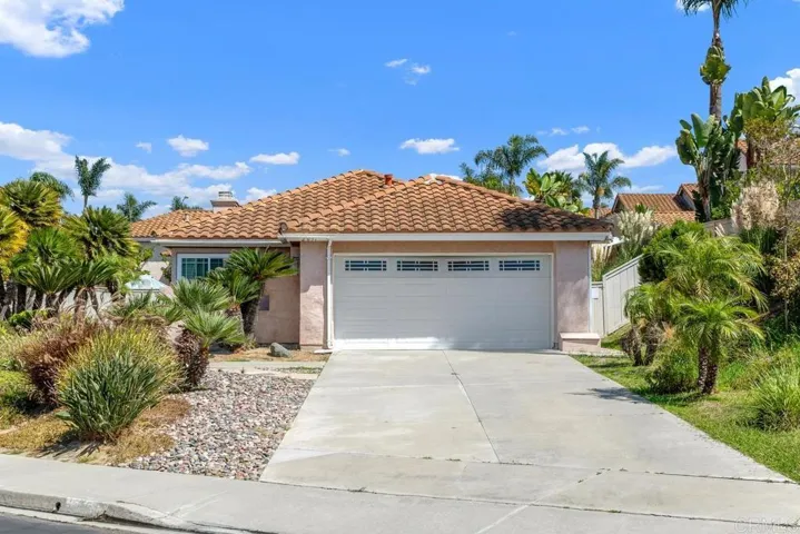2091 Redwood, Vista, California 92081