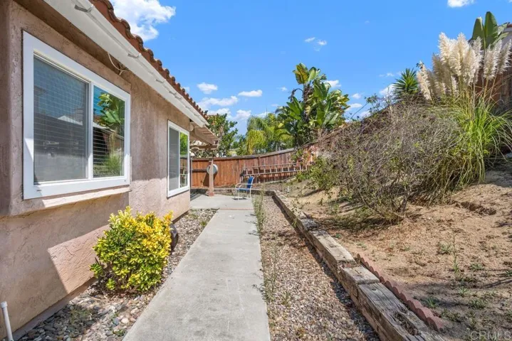 2091 Redwood, Vista, California 92081