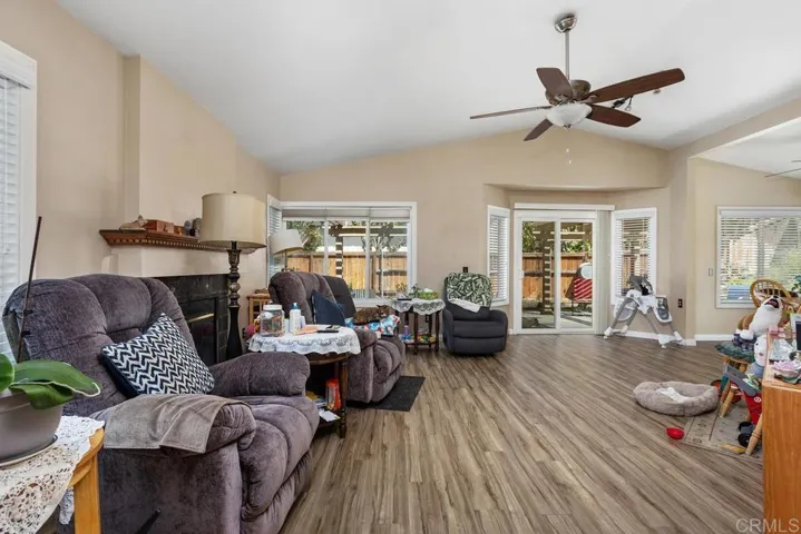 2091 Redwood, Vista, California 92081