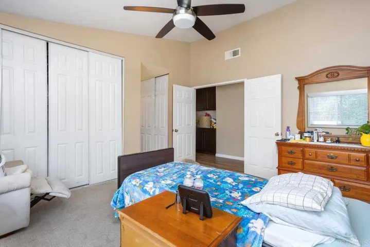 2091 Redwood, Vista, California 92081