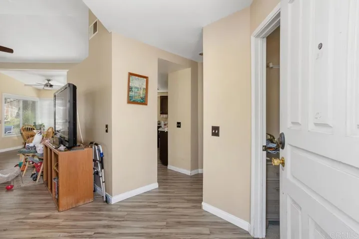 2091 Redwood, Vista, California 92081