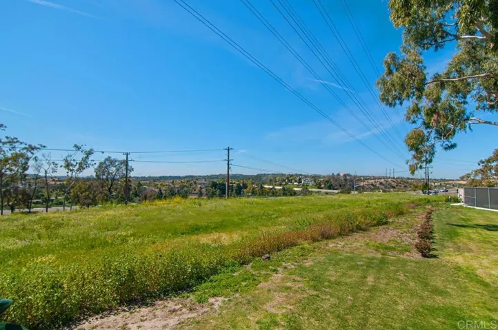 2091 Redwood, Vista, California 92081