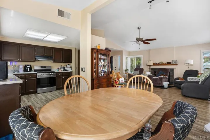 2091 Redwood, Vista, California 92081