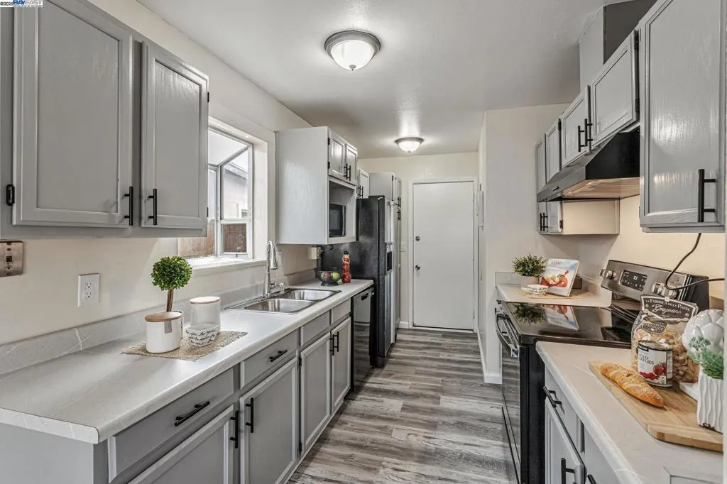 36563 Beutke Dr, Newark, California 94560 home-pic-9