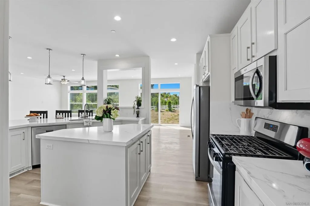 2080 82 Curtis, Vista, California 92084 home-pic-7