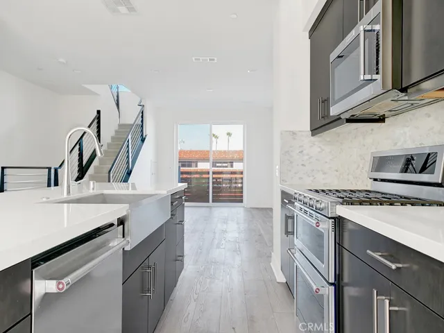 683 W 17th Street, Costa Mesa, California 92627