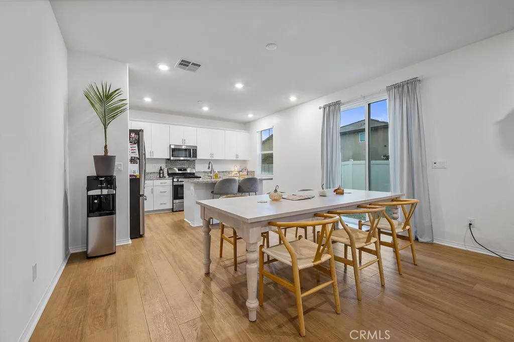 2522 Gunner Ridge Way, Rialto, California 92377 home-pic-5