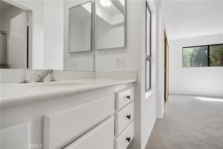 Full bathroom 2