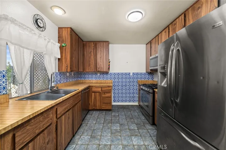 7374 Vega Avenue, Jurupa Valley, California 92509