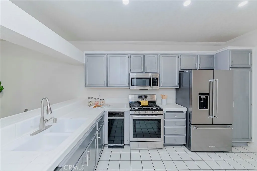 1380 W Capitol Drive 122, San Pedro, California 90732 home-pic-4