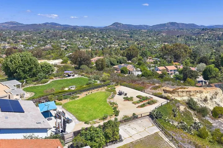 379 Trailview, Encinitas, California 92024