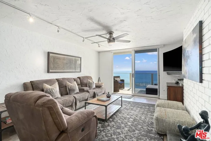 Super Comfy Reclining Sofas!