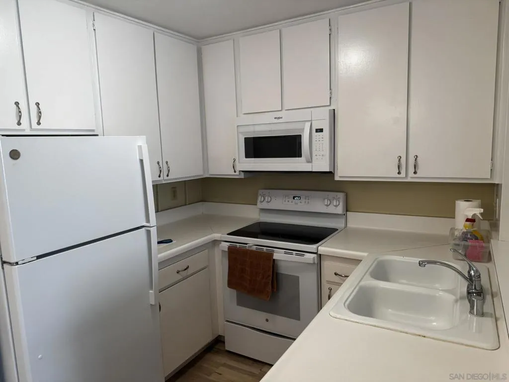 1885 Diamond St 235, San Diego, California 92109 home-pic-5