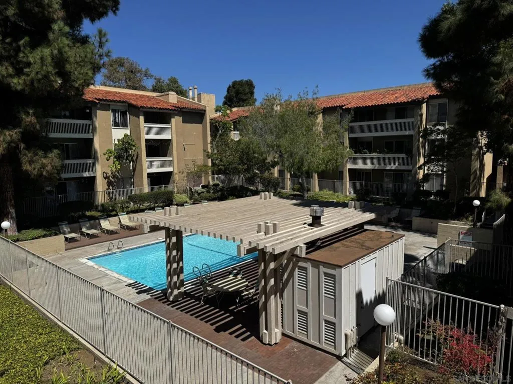 1885 Diamond St 235, San Diego, California 92109 home-pic-2