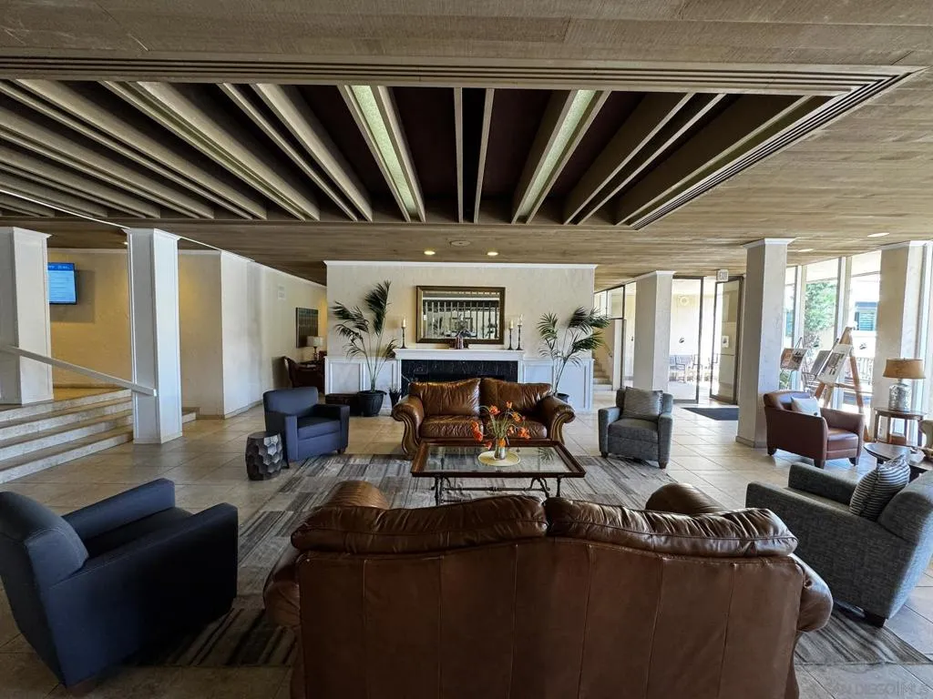 1885 Diamond St 235, San Diego, California 92109 home-pic-20