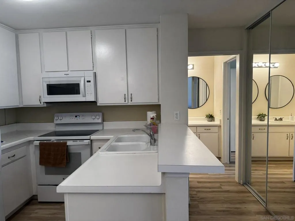 1885 Diamond St 235, San Diego, California 92109 home-pic-6